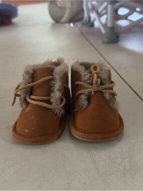 Amazon Kids Tan Faux-Fur Lined Boots